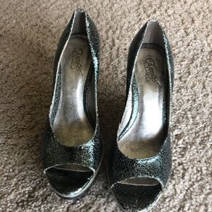 Carlos Santana Wedges sz 6M